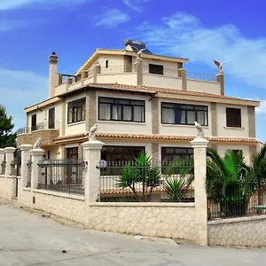 Nicole Bed & Breakfast